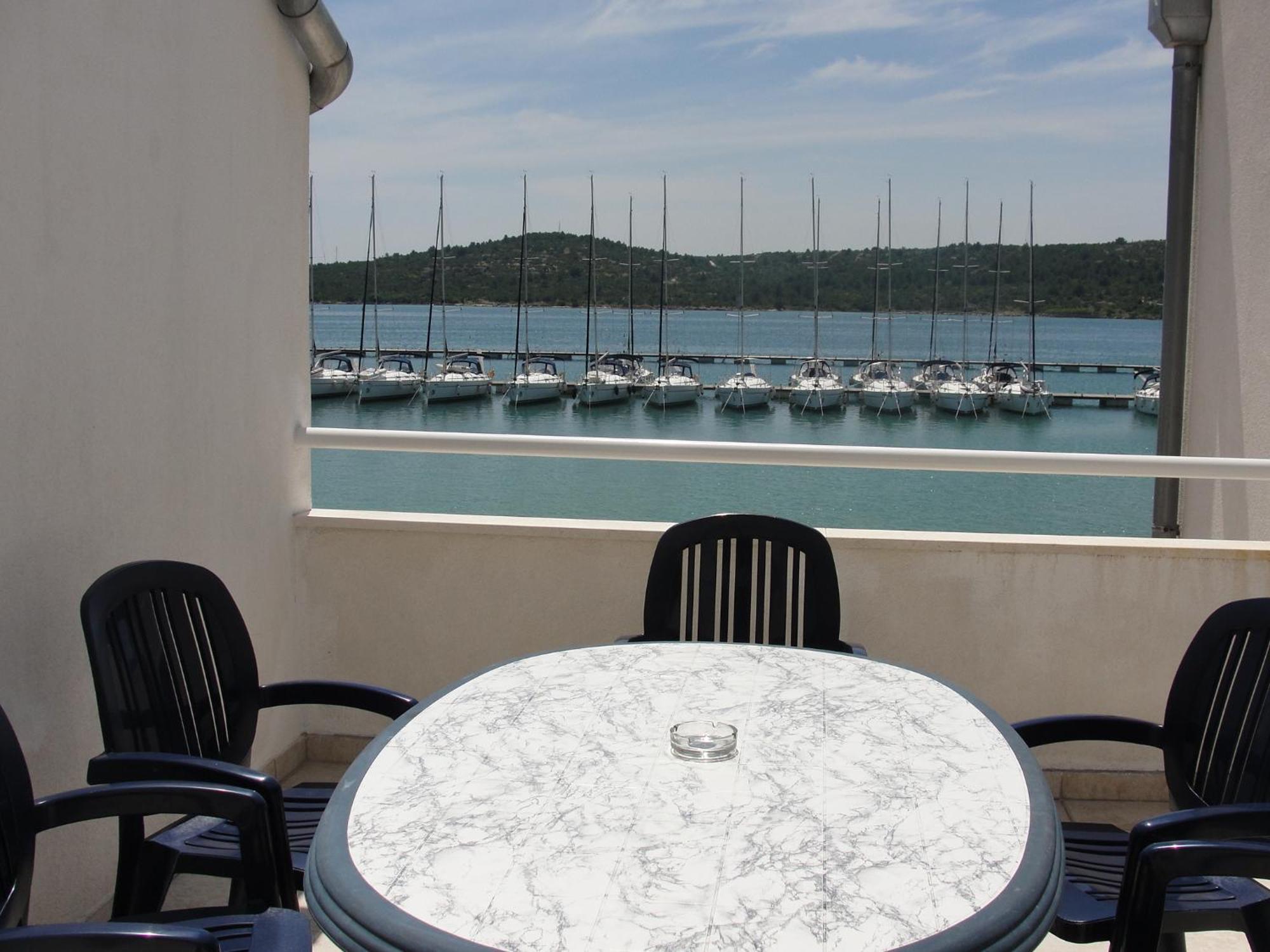Apartments Pirovcanka พิโรวัซ ห้อง รูปภาพ