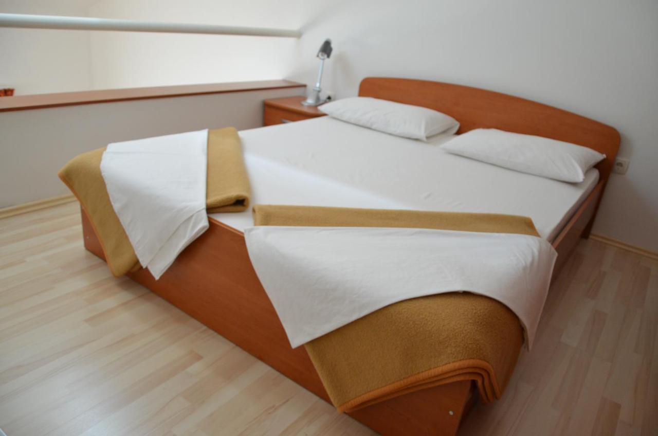Apartments Pirovcanka พิโรวัซ ภายนอก รูปภาพ