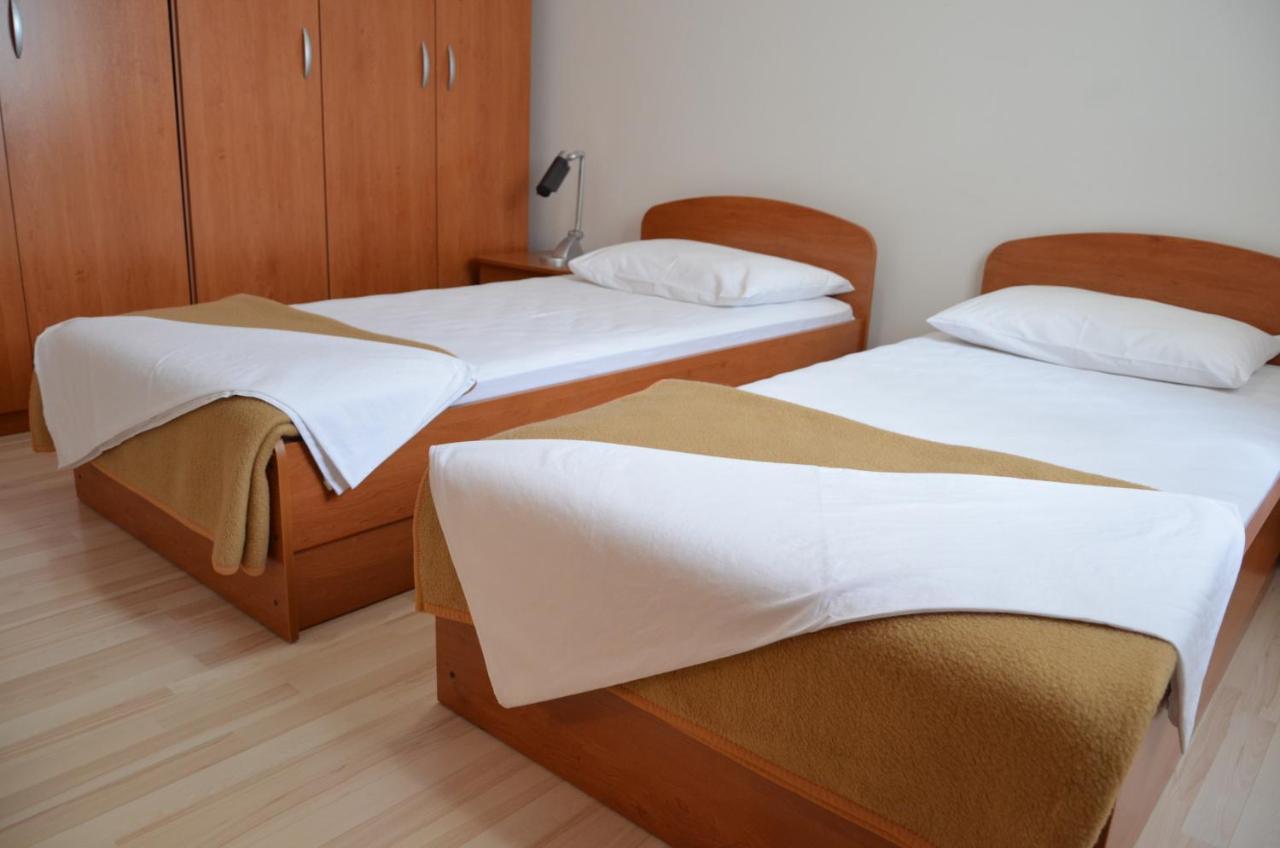 Apartments Pirovcanka พิโรวัซ ภายนอก รูปภาพ