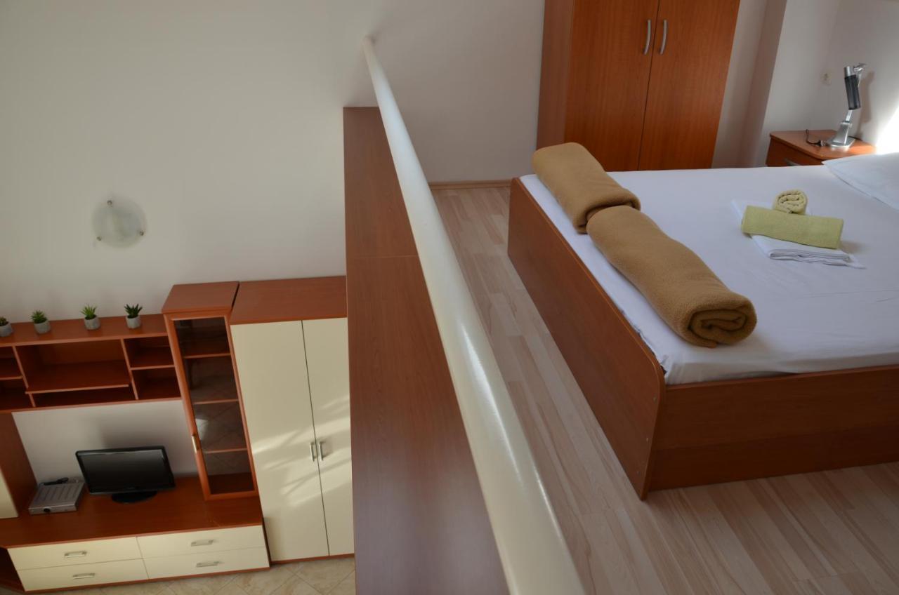 Apartments Pirovcanka พิโรวัซ ภายนอก รูปภาพ