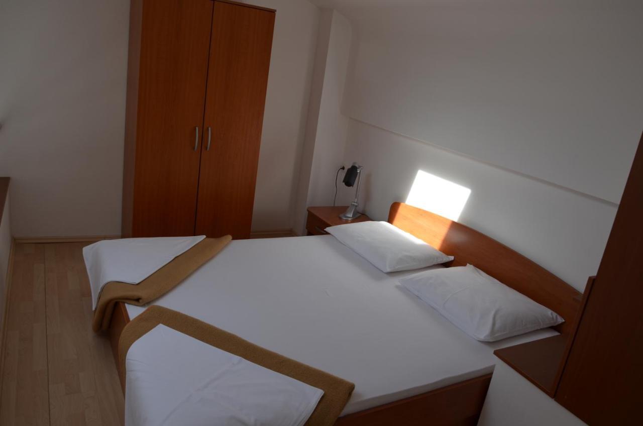Apartments Pirovcanka พิโรวัซ ภายนอก รูปภาพ