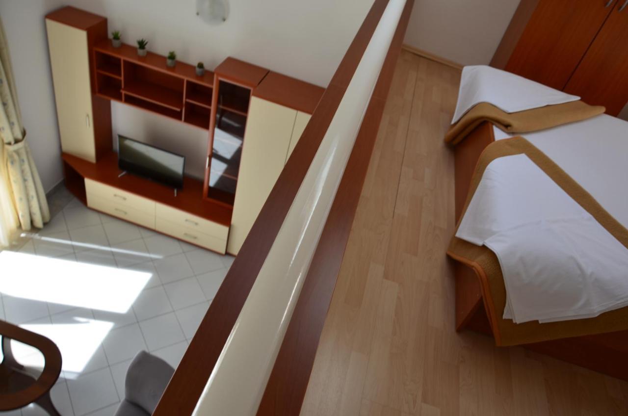 Apartments Pirovcanka พิโรวัซ ภายนอก รูปภาพ