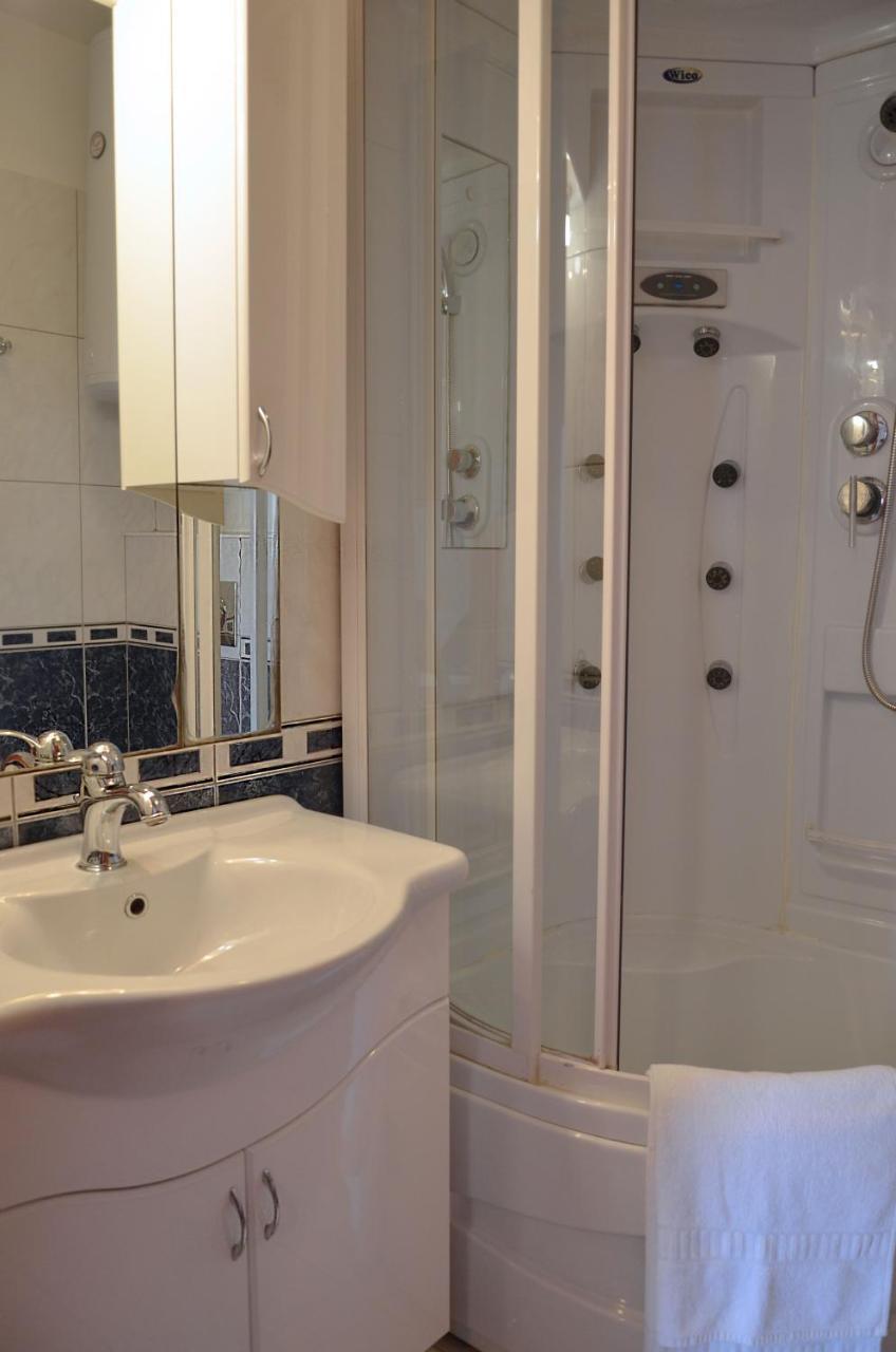 Apartments Pirovcanka พิโรวัซ ภายนอก รูปภาพ