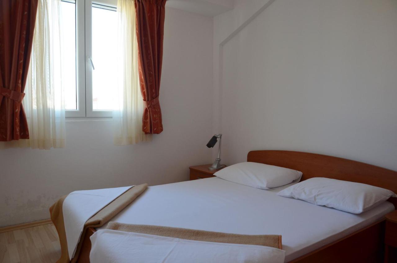 Apartments Pirovcanka พิโรวัซ ภายนอก รูปภาพ