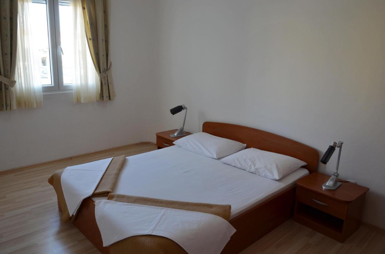 Apartments Pirovcanka พิโรวัซ ภายนอก รูปภาพ