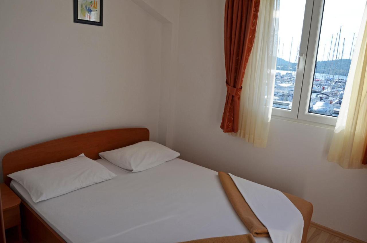 Apartments Pirovcanka พิโรวัซ ภายนอก รูปภาพ