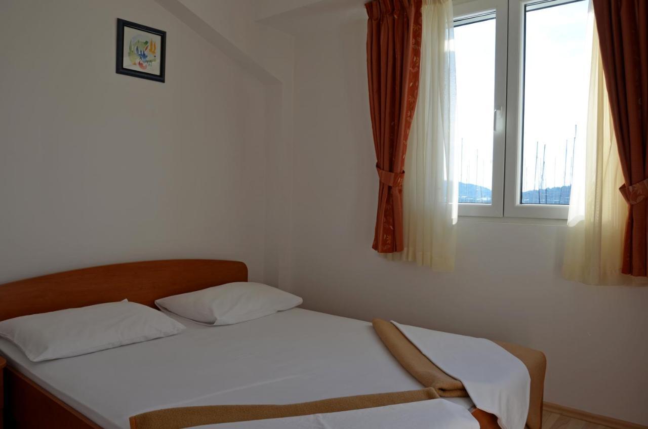 Apartments Pirovcanka พิโรวัซ ภายนอก รูปภาพ