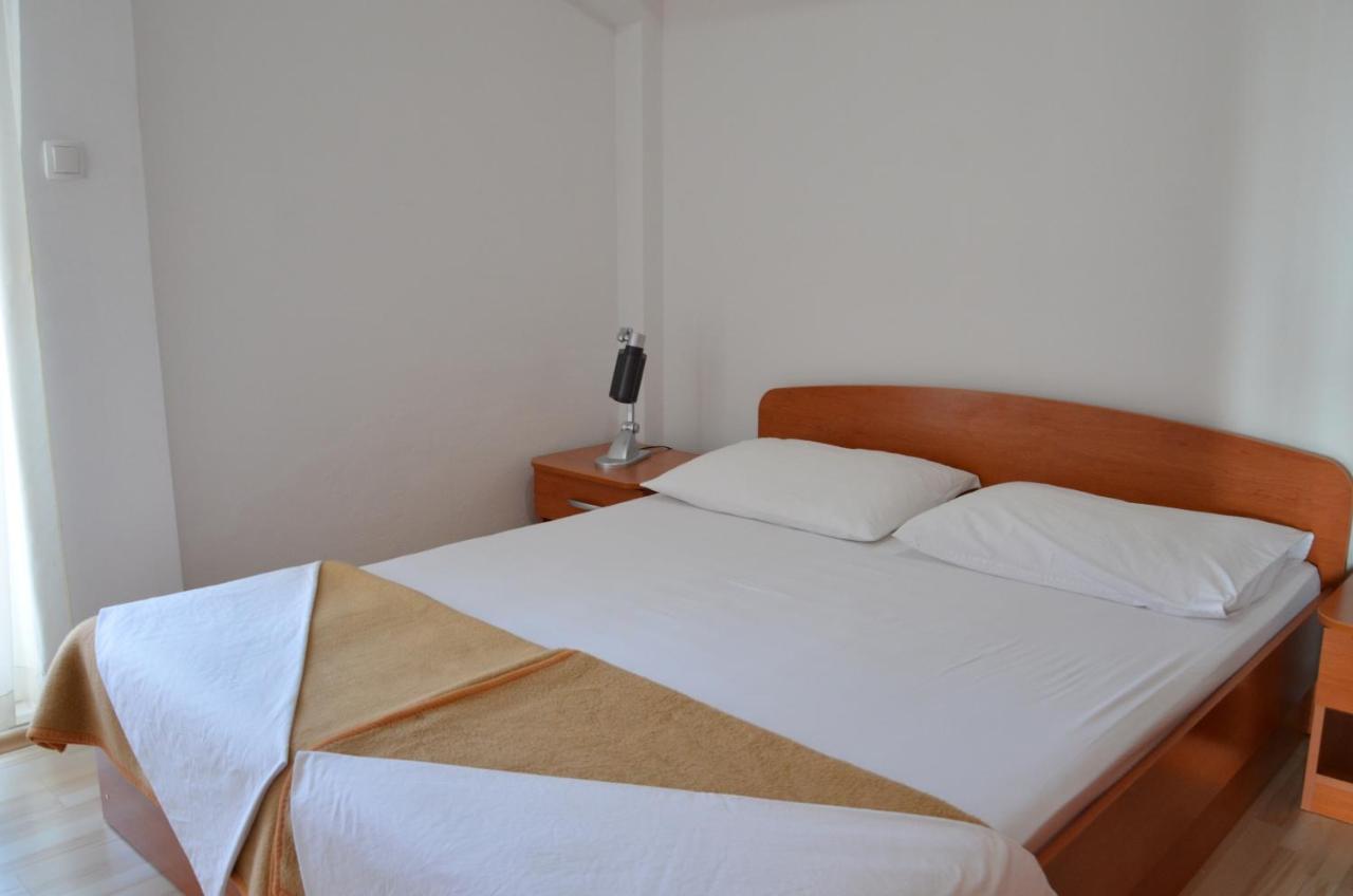 Apartments Pirovcanka พิโรวัซ ภายนอก รูปภาพ
