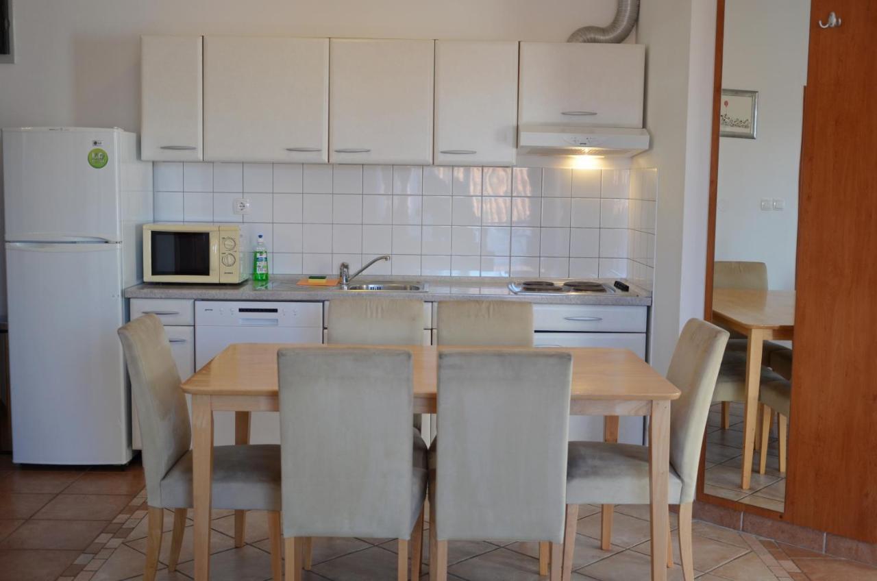 Apartments Pirovcanka พิโรวัซ ภายนอก รูปภาพ